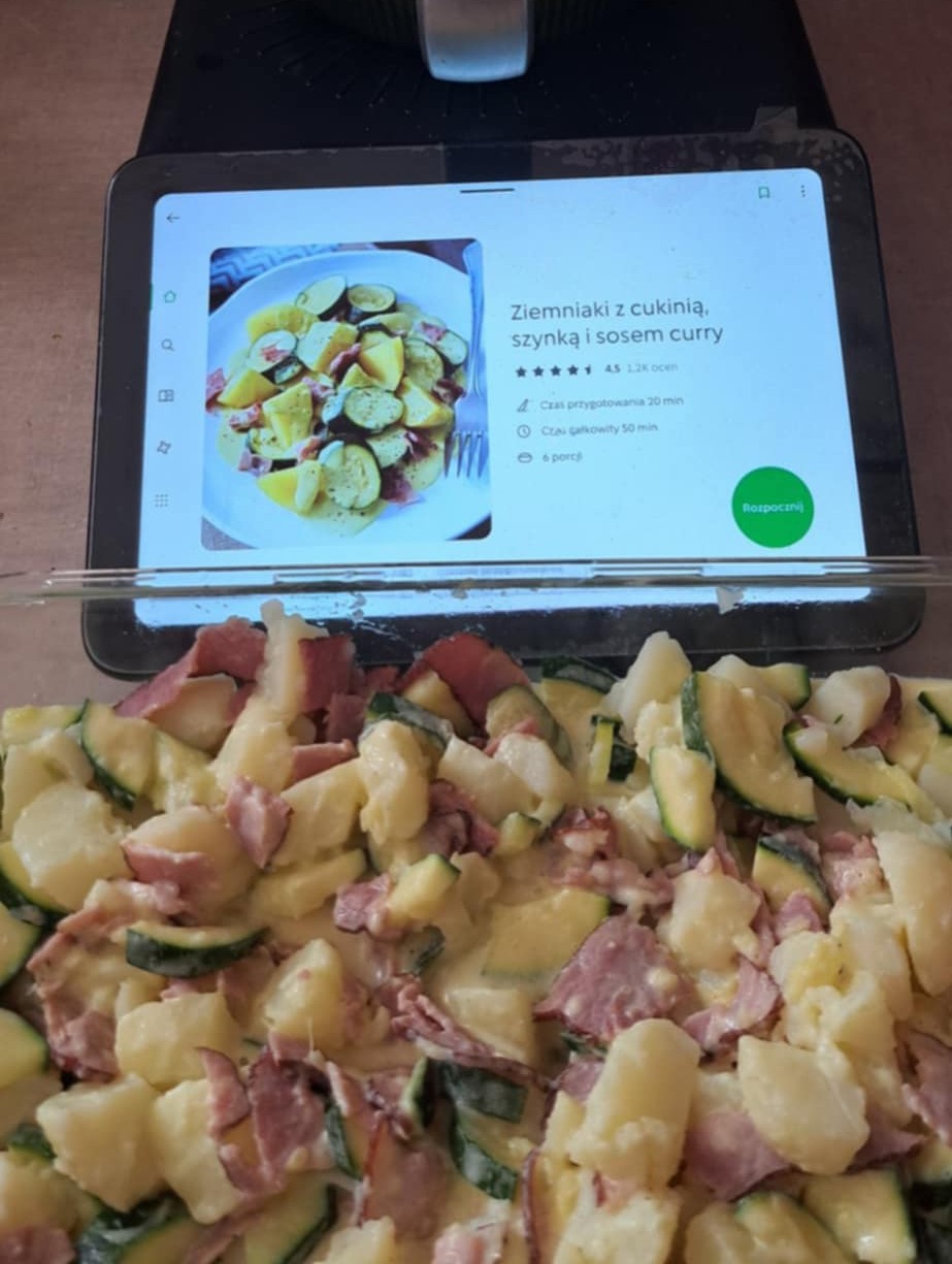 Ziemniaki z cukinią i sosem curry Thermomix